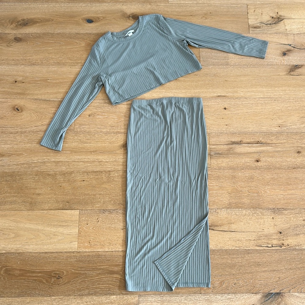 H&M mama 2-piece set ribbed sage green size M